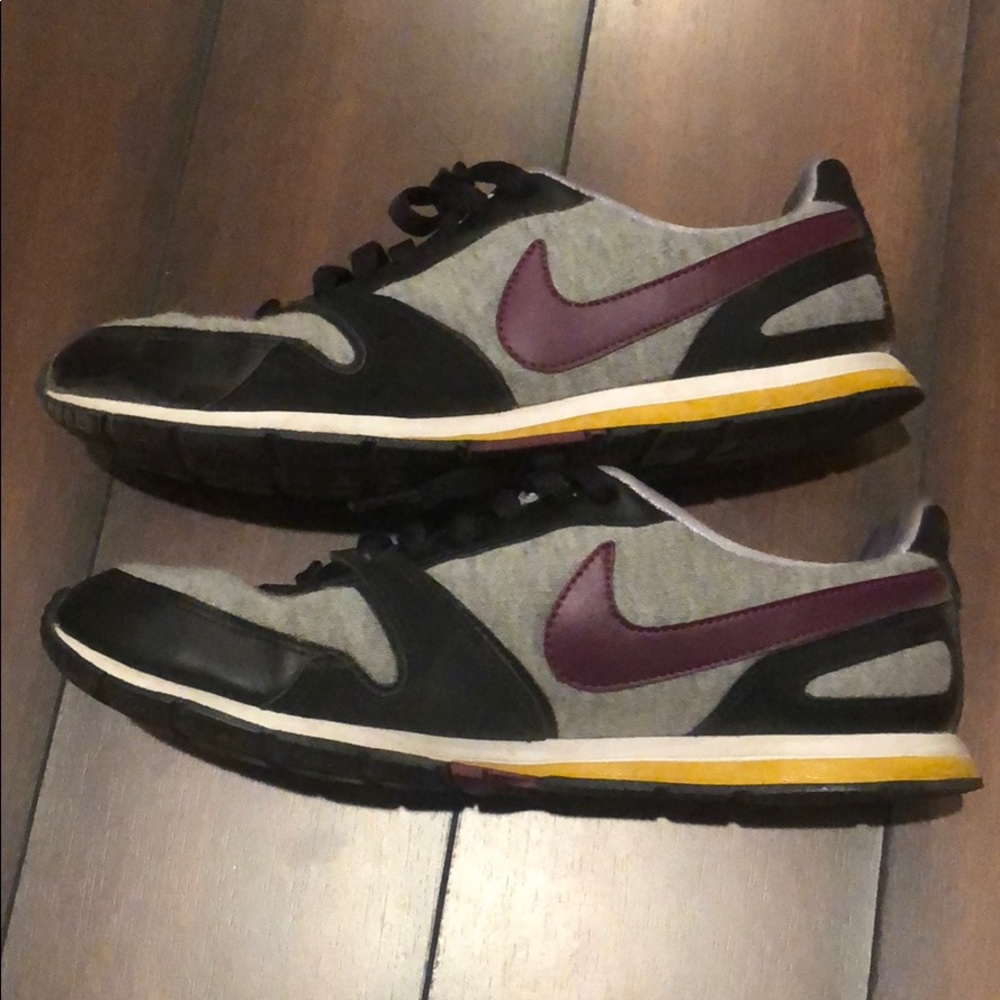 Nike Shoes. Women’s Size 7 - Picture 3 of 3